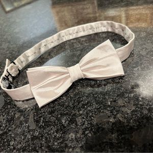 White bow tie